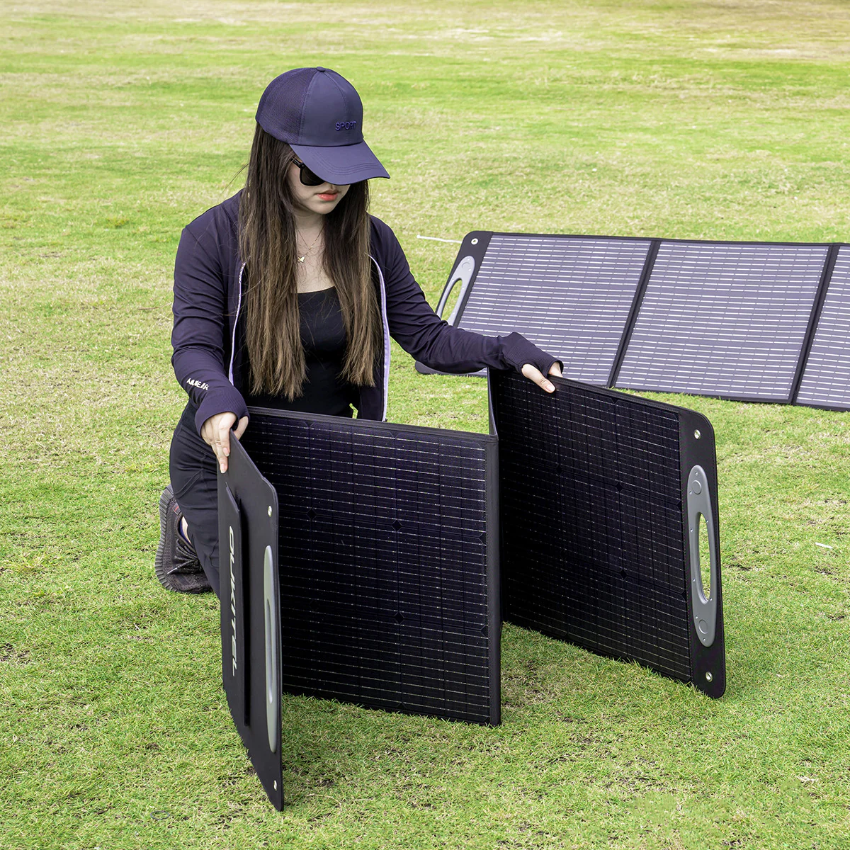 OUKITEL 200W Portable Solar Panel - Image 2